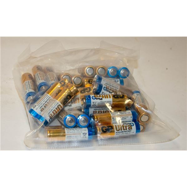20 2PKS OF AA ALKALINE BATTERIES (40 TOTAL)