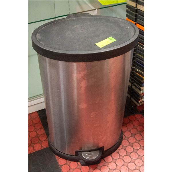 STEP-ON GARBAGE CAN