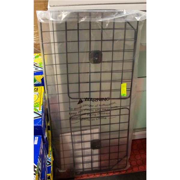 DOG DIVIDER FOR SUV VEHICLE, NEW IN BAG