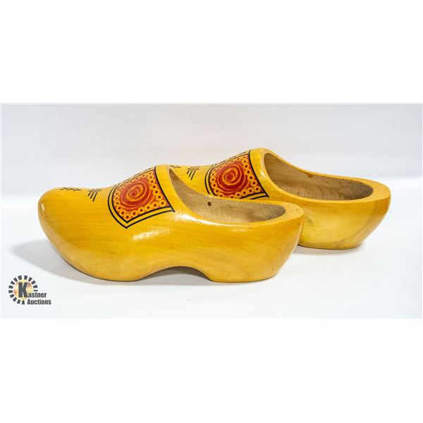 WOODEN DUTCH CLOGS