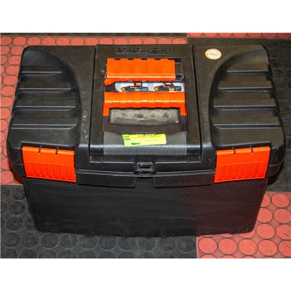 BLACK AND DECKER MASTER CART TOOLBOX