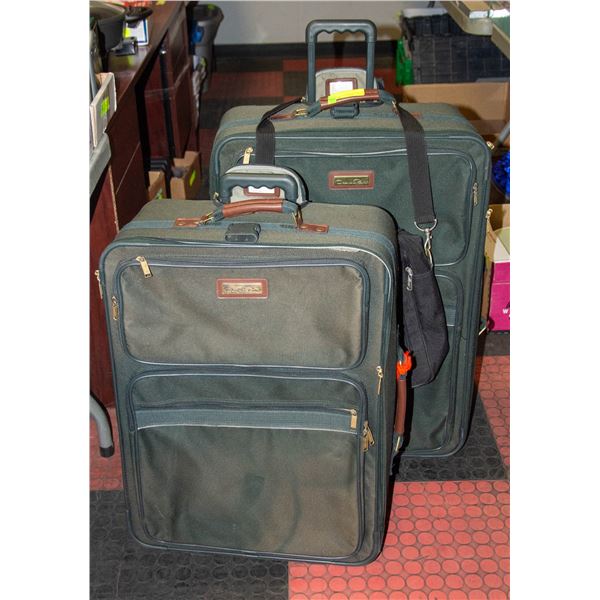 2 OSCARDELA RENTA SUITCASES WITH ONE TRAVEL BAG