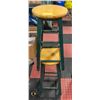 Image 1 : SET OF 2 STOOLS