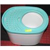 Image 1 : PLASTIC LITTER BOX, TOP ACCESS