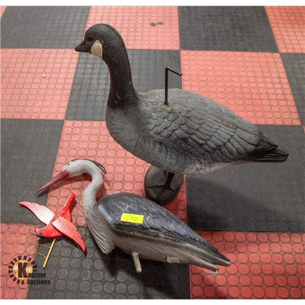 DECOYS-CANADA GOOSE, HERON & CARDINAL BIRD WHIRLY