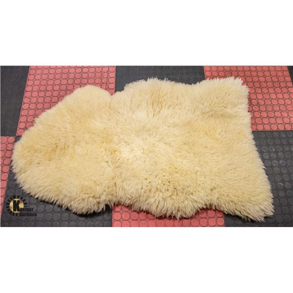 4FT AUSTRALIAN SHEEPSKIN RUG-ESTATE