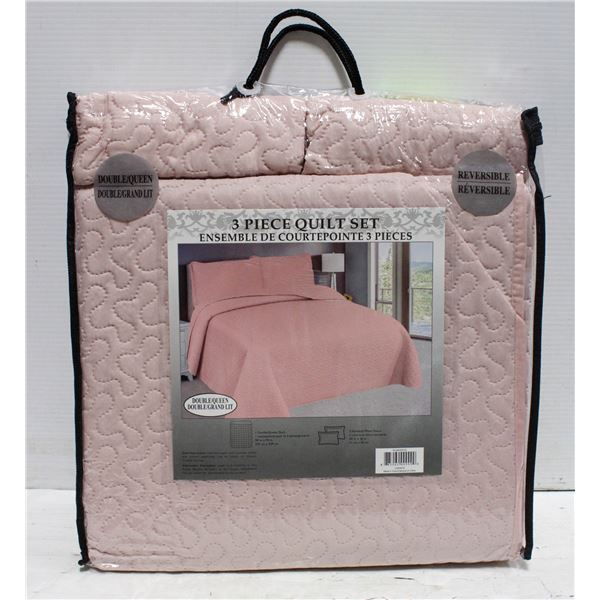 NEW QUEEN 3 PIECE QUILT SET