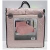 Image 1 : NEW QUEEN 3 PIECE QUILT SET