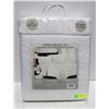 Image 1 : NEW 3PIECE KING QUILT SET