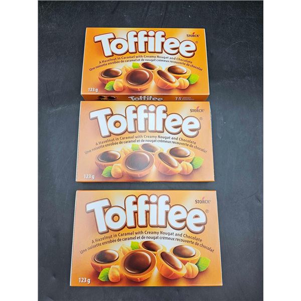 Toffifee Hazelnut in Caramel with Creamy Nougat and Chocolate (3 x 123g)