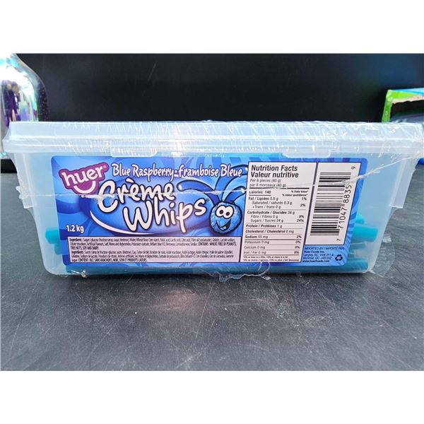 Huer Blue Raspberry Creme Whips (1.2kg)