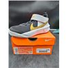 Image 1 : Nike Team Hustle D 10 Black Metallic Gold-white Kids 12c
