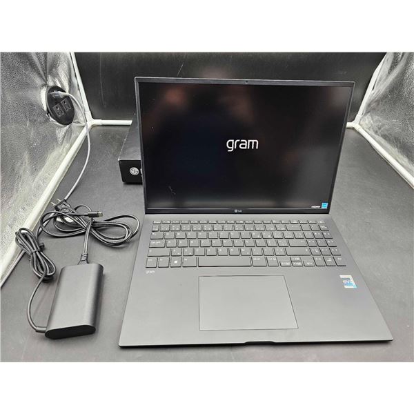 LG Gram 16ZB90R Laptop 40.6 cm (16")  -Intel® Core™ i7 i7-1360P -40.6 cm (16") WQXGA 2560 x