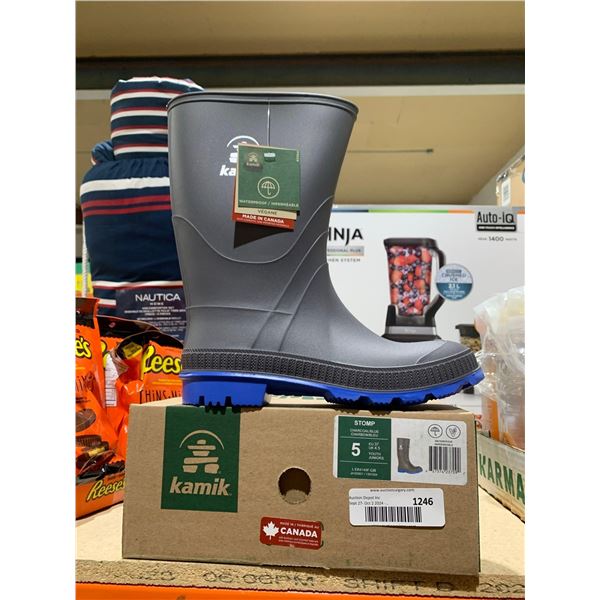 Kamik Stomp Charcoal / Blue Youth Size 5