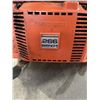 Image 2 : HUSQVARNA 266XP GAS CHAINSAW WORKING