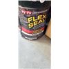 Image 2 : FLEX SEAL AND EXTERIOR PAINT