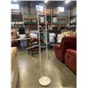 Image 2 : TABLE LAMP AND CLOTHES STAND
