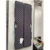 Image 2 : 2 HARDSIDE GUN CASES DOSKOSPORT AND GUN GUARD