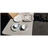 Image 1 : BOX OF PLAYES AND BOWLS INCLUDING GLUCKSTEIN, TRACY PORTER AND MORE