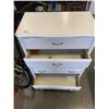 Image 2 : VINTAGE 5 DRAWER DRESSER