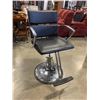 Image 1 : CHROME ADJUSTABLE BARBER CHAIR
