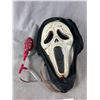 Image 2 : 14" Scream Mask w/ "Blood" Pump