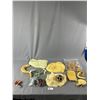 Image 1 : Smallville Season 9 Charlie Grant Misc. Props Including Life Size Snake As Found