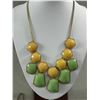 Image 2 : 2 Vintage 18" L Necklaces & 1 Green Stretch  Bracelet