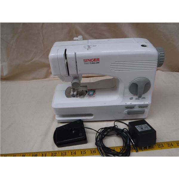 Singer Tiny Taylor Sewing Machine