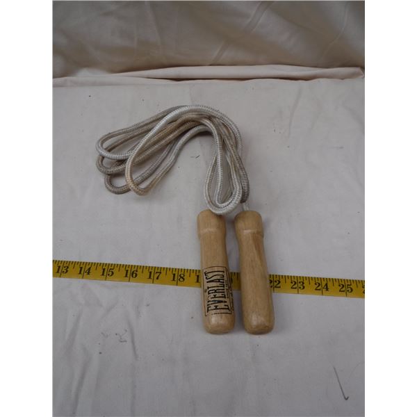 Everlast Wooden Handled Exercise Rope