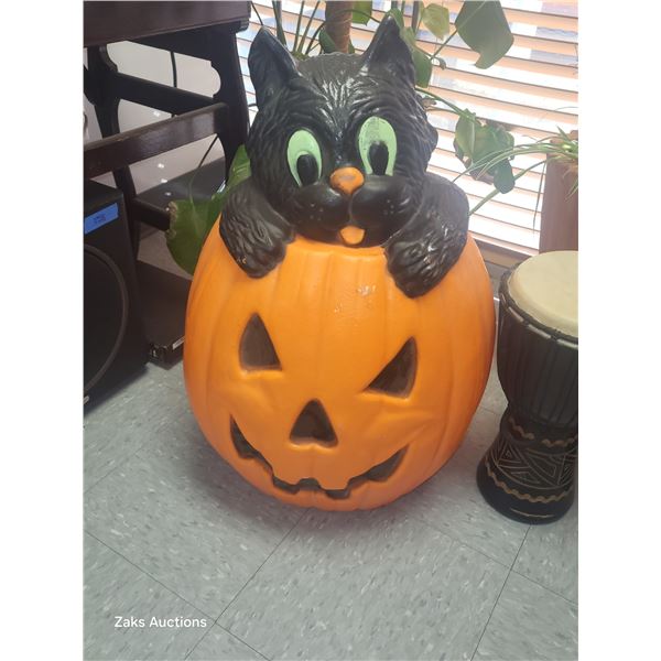 Large Vintage Blow Mold Hallowe'en Cat in Pumpkin - Lights Up, working