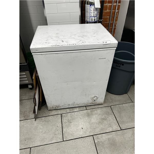 Congélateur vertical "Frigidaire