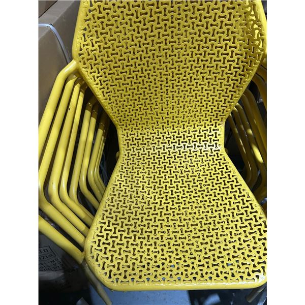 chaises en métal