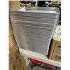 Image 1 : 10 plateaux stainless prix par plateau