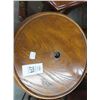 Image 2 : Oak Spun Leg Round Lamp Table - (No Lamp)