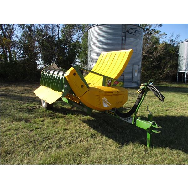 2016 Hustler Chainless X5000 Bale UnRoller, 3000lb Axle, w/Square Bale Attachment