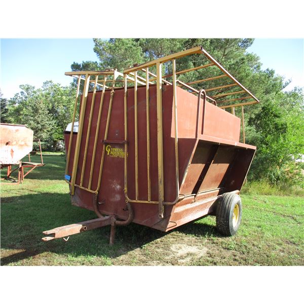 10' 330 bushel Cypress Industries Creep Feeder