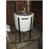 Image 1 : Polywest Chem-Handler 35 Gal.