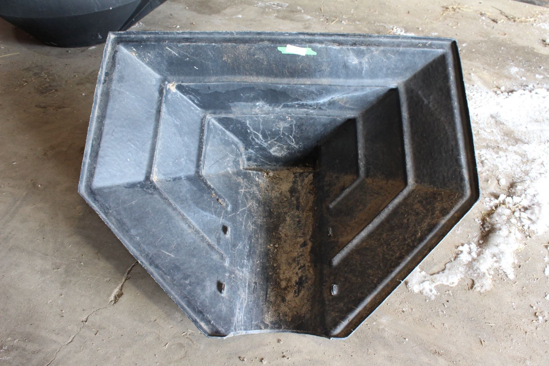 Hopper Rectangular Low Rectangular Auger Hopper - Bodnarus Auctioneering