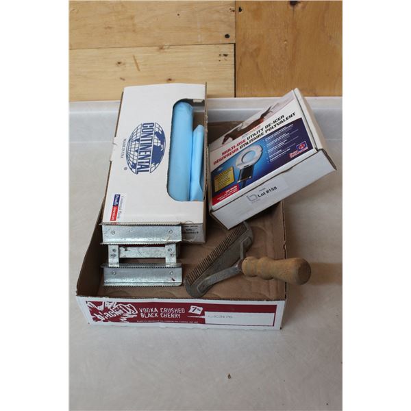 Utility De-Icer, Curry Combs