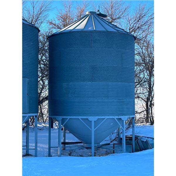 Hopper Bottom Grain Bin - 1750 Bushel