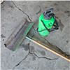 Image 1 : Hand Sprayer & Snow Shovel