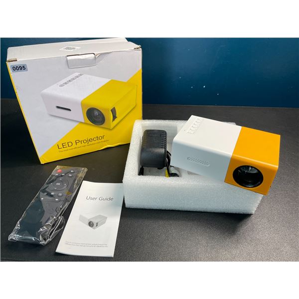 Lot of 1 Mini LED Projector - Brand New