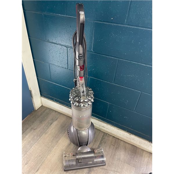 Lot of 1 Dyson Upright Vacuum - Used - Powers on/Tested - Works