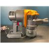 Image 4 : Lot of 1 Dyson Handheld Vacuum w/ Battery - Used - Powers On