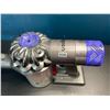 Image 2 : Lot of 1 Dyson Handheld Vacuum w/ Battery - Used