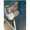 Image 3 : Lot of 1 Dyson Stick Vacuum w/ Battery - Used