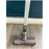 Image 2 : Lot of 1 Dyson Stick Vacuum w/ Battery - Used