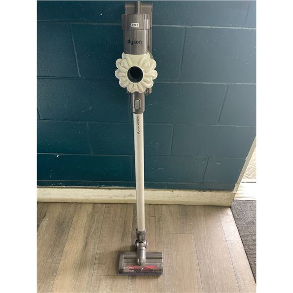 Lot of 1 Dyson Stick Vacuum w/ Battery - Used