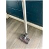 Image 3 : Lot of 1 Dyson Stick Vacuum w/ Battery - Used
